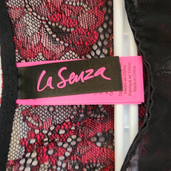 L Black and red lingerie - Picture 6 of 7